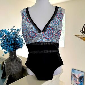 *NWOT* Mesh Color Block One Piece Swimsuit | Floral | Size XL